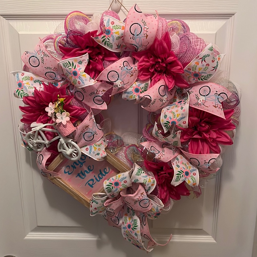 Pretty pink summer wreath